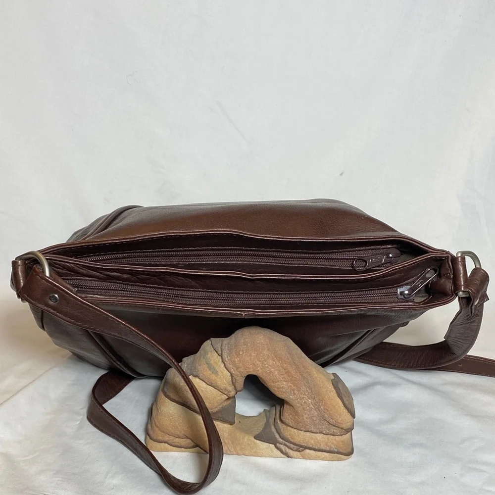 Brown Leather Crossbody/Shoulder Bag made in Bogota,Columbia - Picture 7 of 12